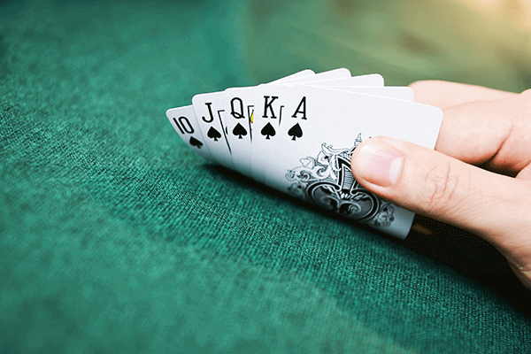 Pokerikädet todennäköisyys